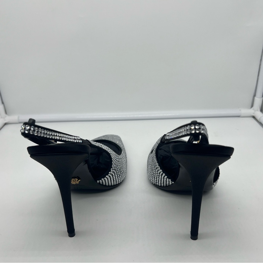 NIB VERSACE Medusa Crystal Embellished '95 Black Satin Slingback Pumps sz 39.5 - Picture 15 of 17